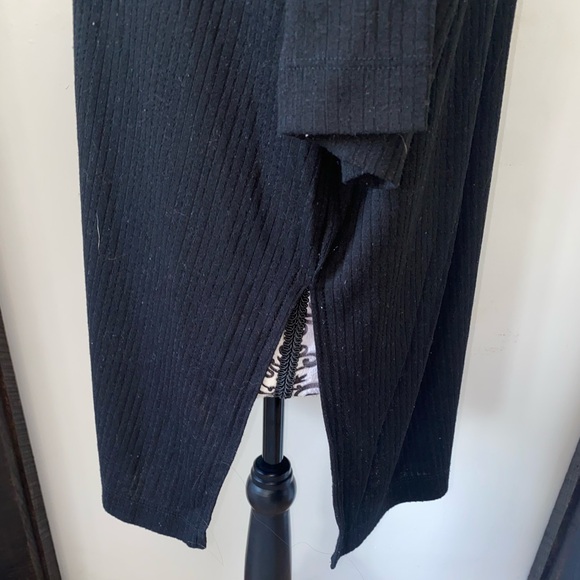 Dressed in Lala Size Medium (6-8) Black Malone Rib Oversized Short Sleeve Shirt - Picture 7 of 13